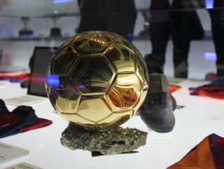 Photo du Ballon d'Or prise au stade du Barça