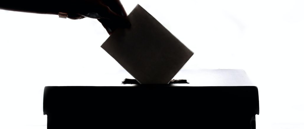 élections régionales 2021 bulletin glissé dans l'urne